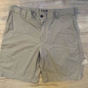 Izod men’s khaki shorts
